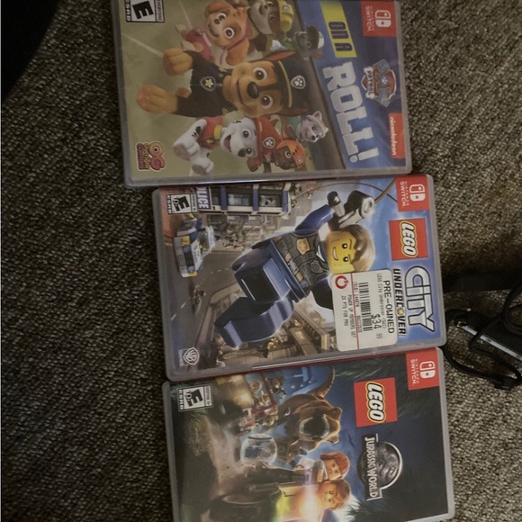 Nintendo Switch Console - Picture 8 of 11